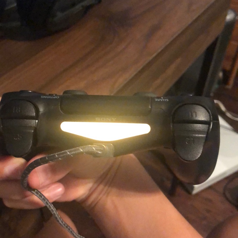 PlayStation 4 - Picture 6 of 6